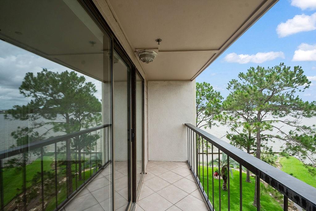 401 Lakeside Lane # 311