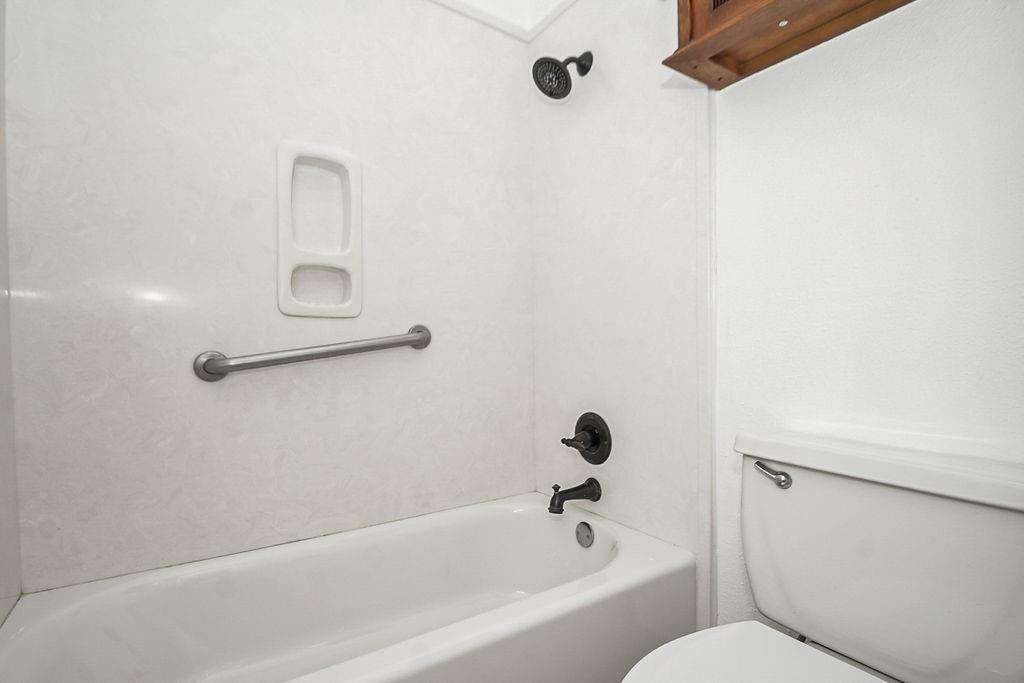 401 Lakeside Lane # 311