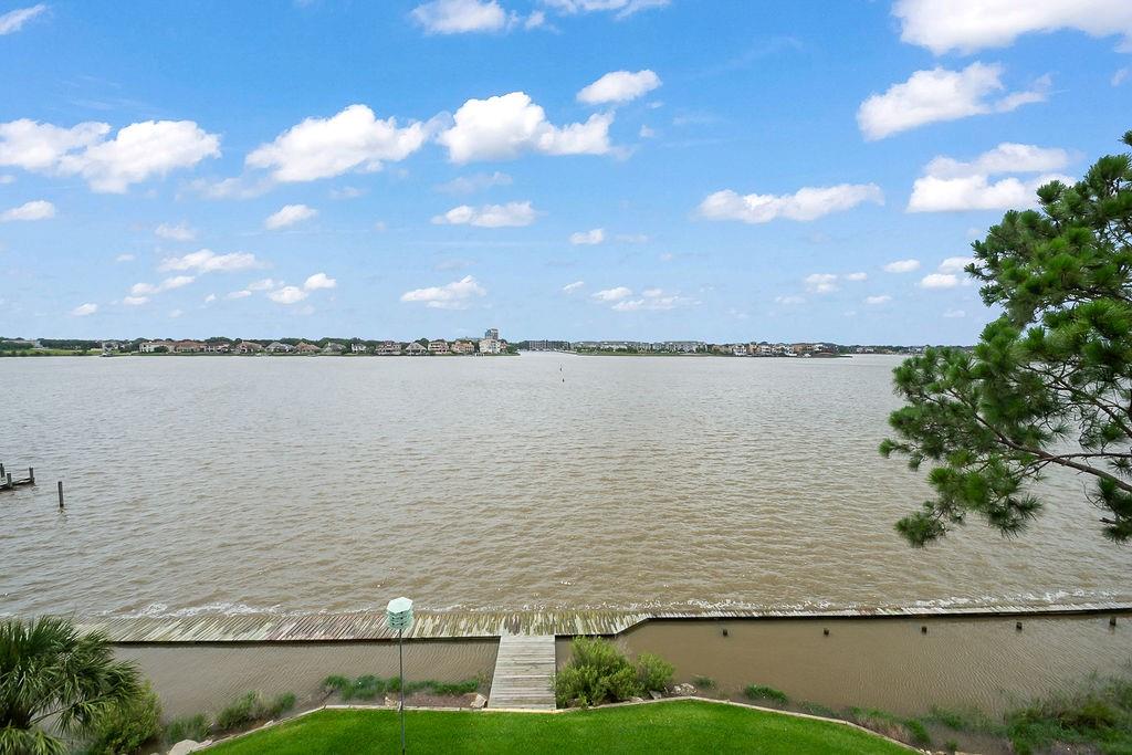 401 Lakeside Lane # 311