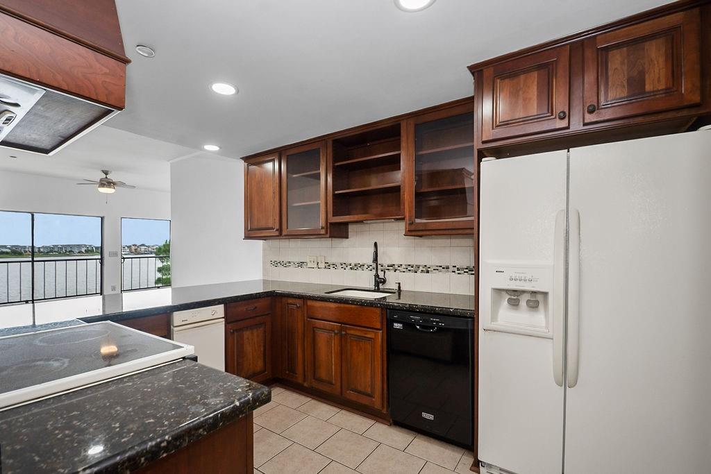 401 Lakeside Lane # 311