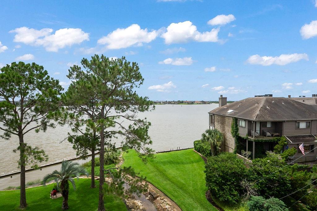 401 Lakeside Lane # 311