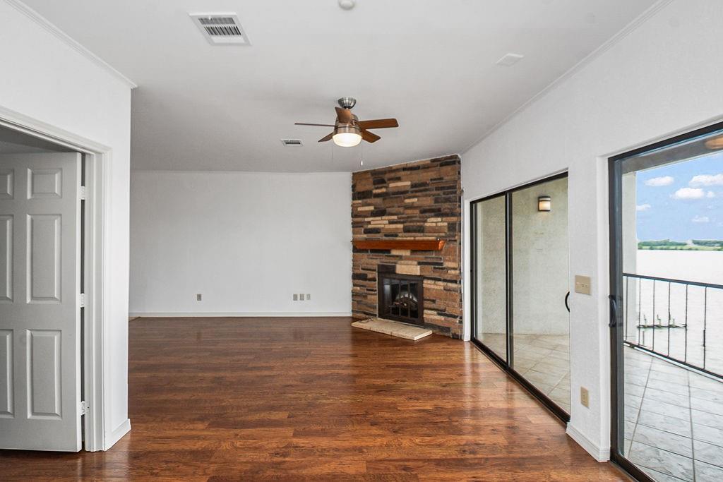 401 Lakeside Lane # 311