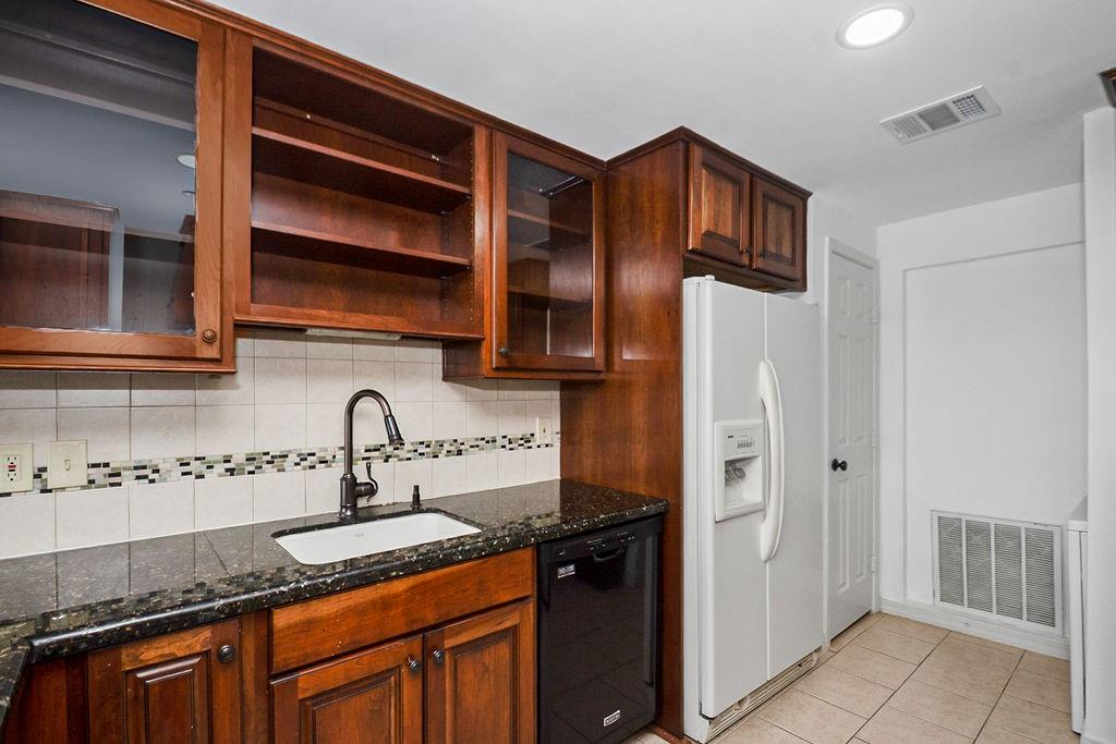 401 Lakeside Lane # 311
