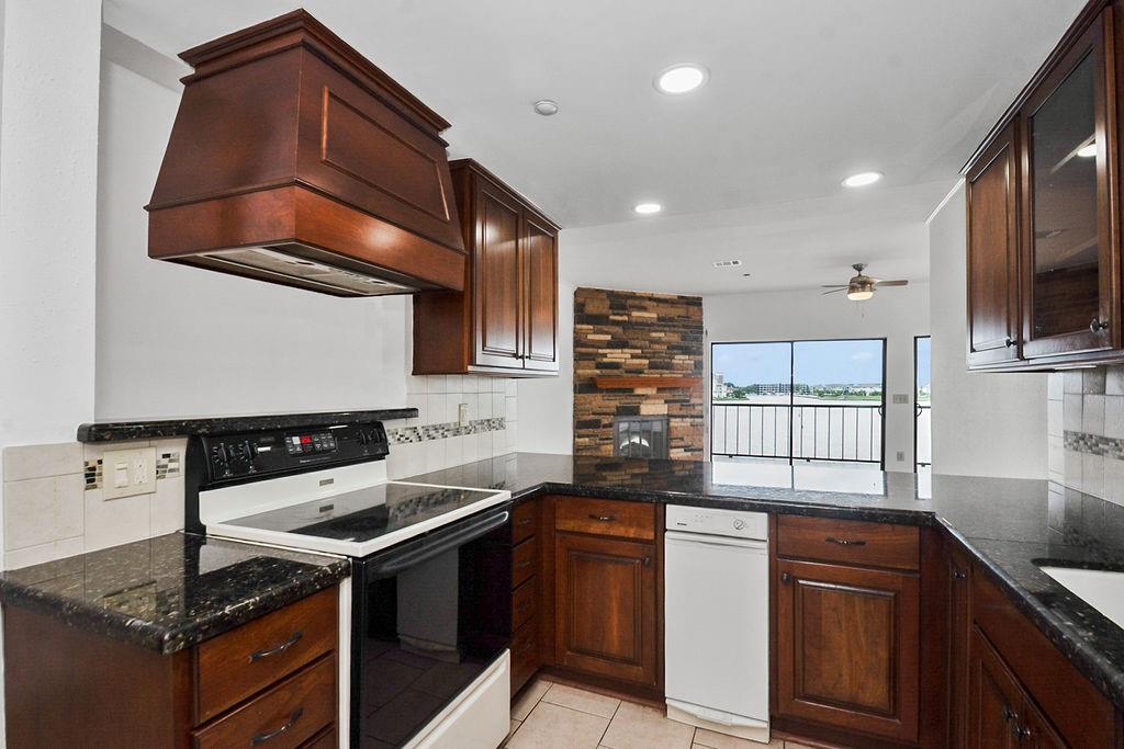 401 Lakeside Lane # 311