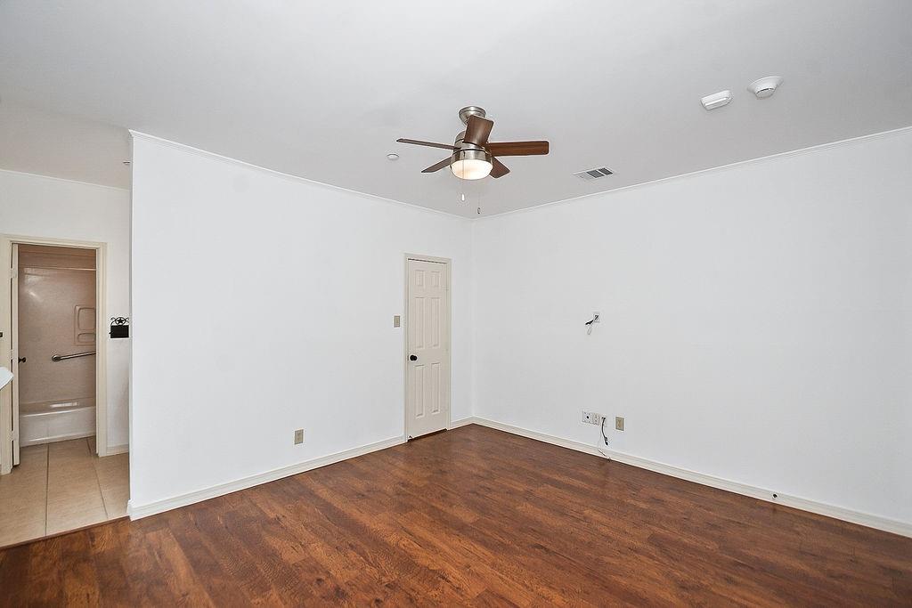 401 Lakeside Lane # 311
