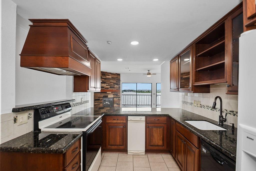 401 Lakeside Lane # 311