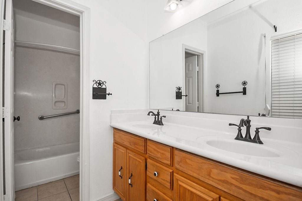 401 Lakeside Lane # 311