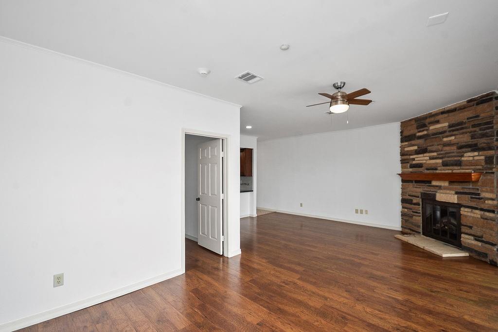 401 Lakeside Lane # 311