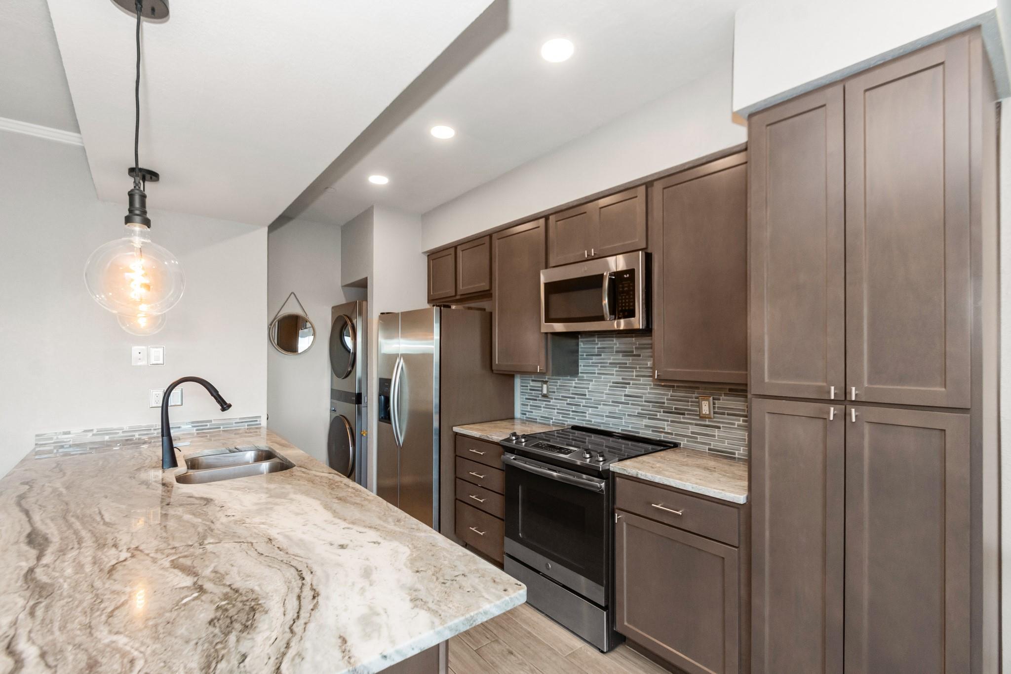 351 Lakeside Lane # 204