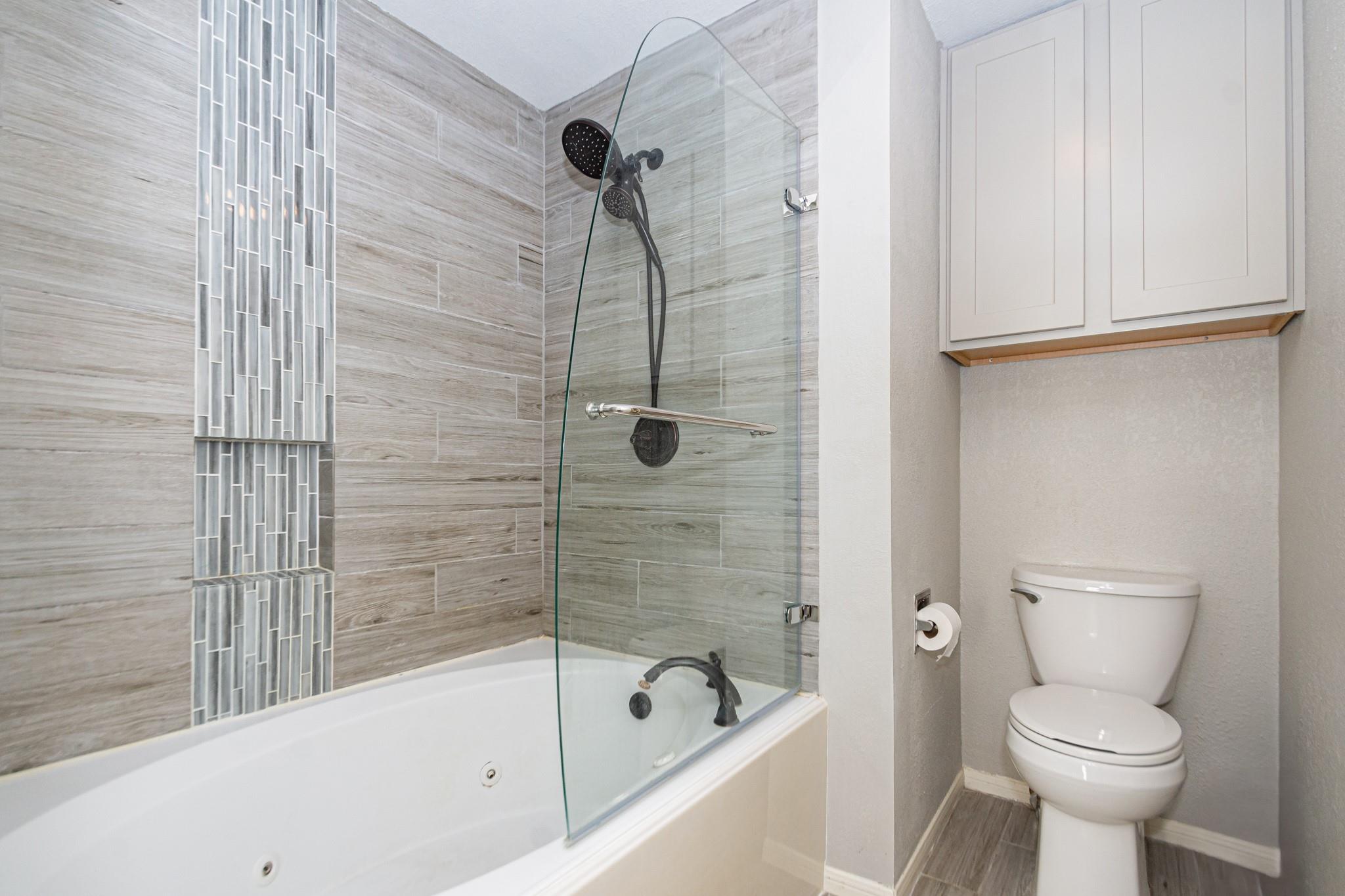 351 Lakeside Lane # 204