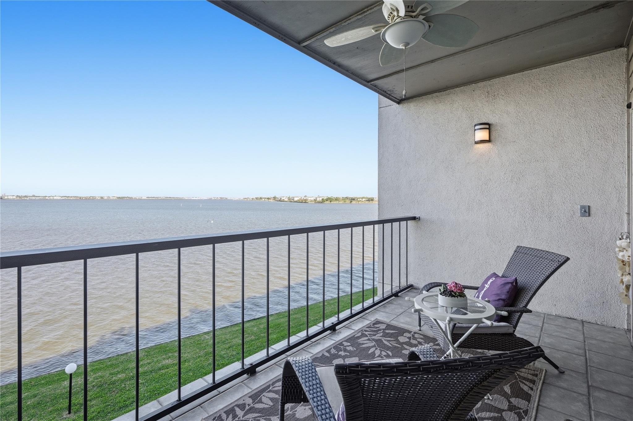 351 Lakeside Lane # 204