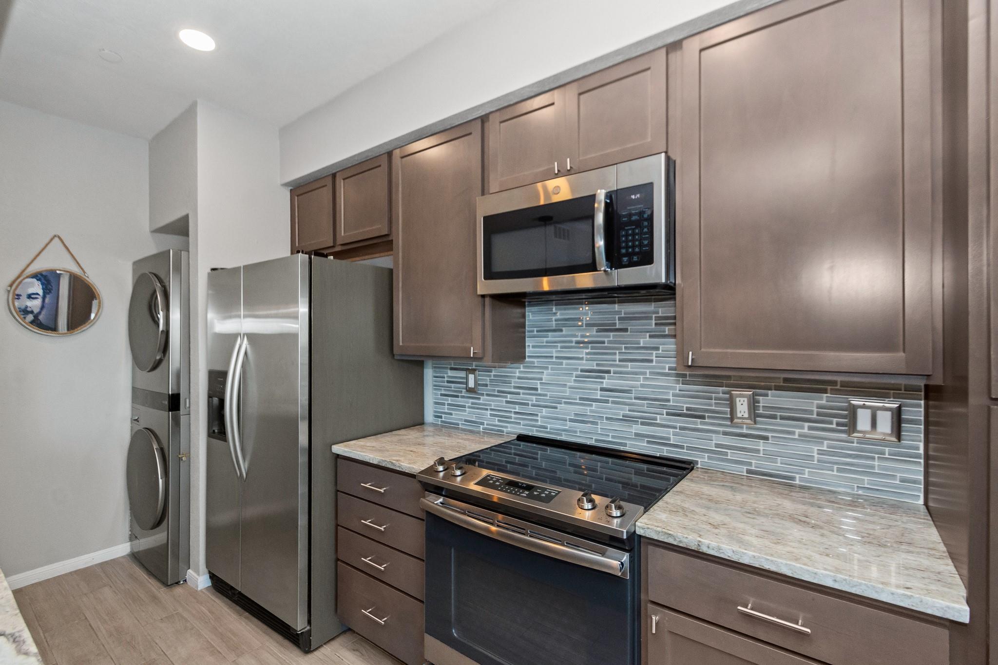 351 Lakeside Lane # 204