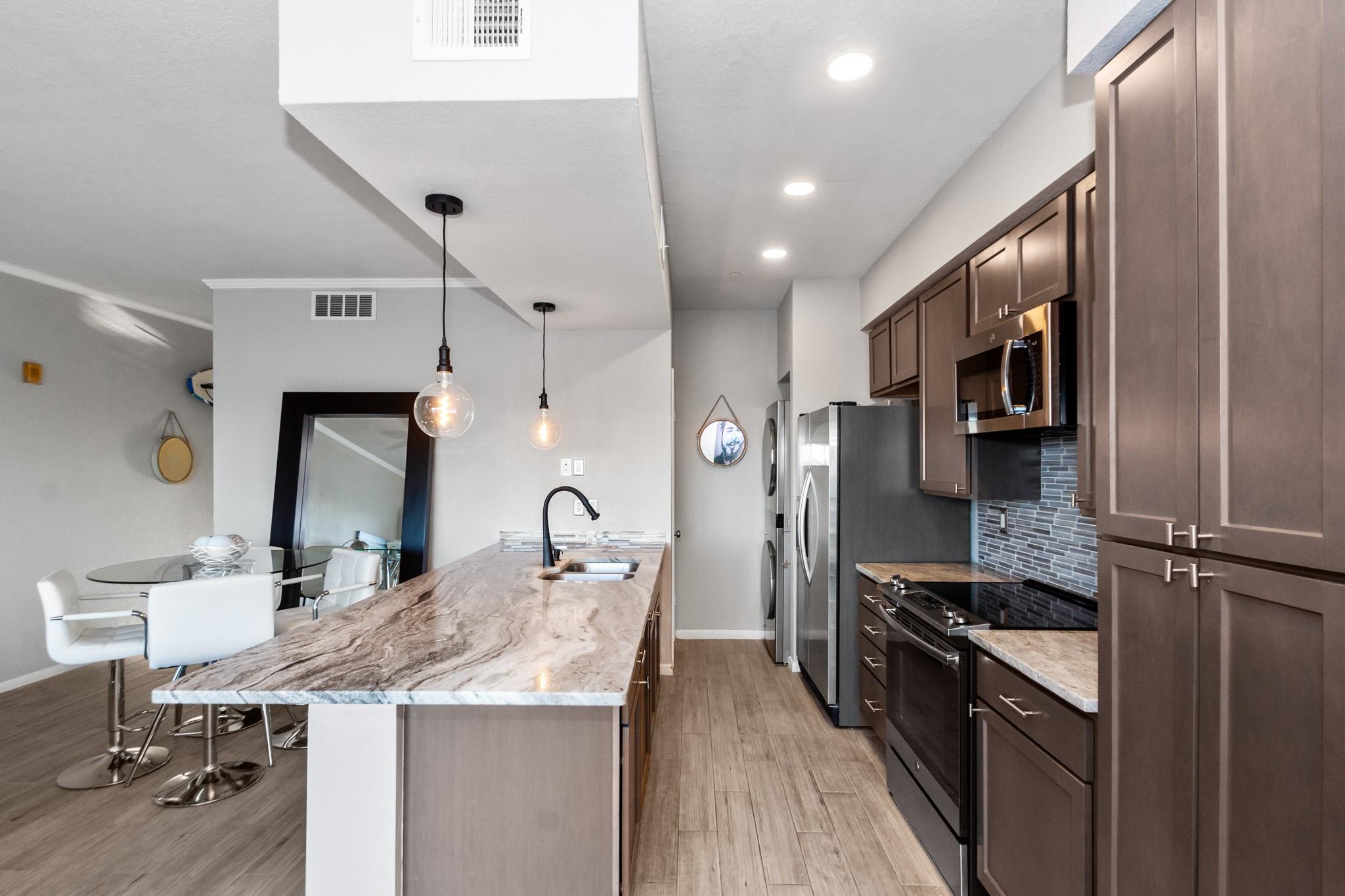 351 Lakeside Lane # 204