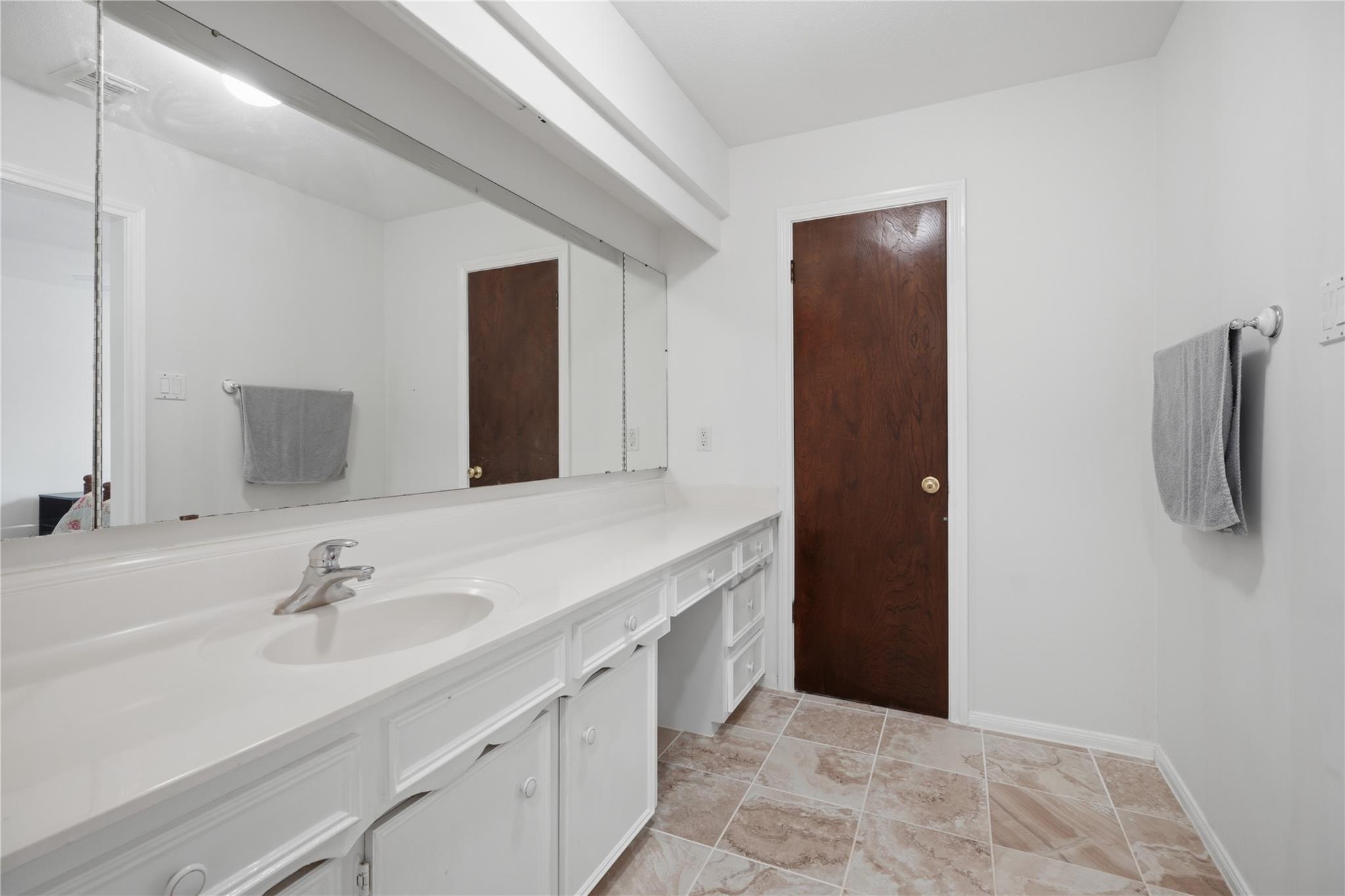 15319 Seahorse Drive