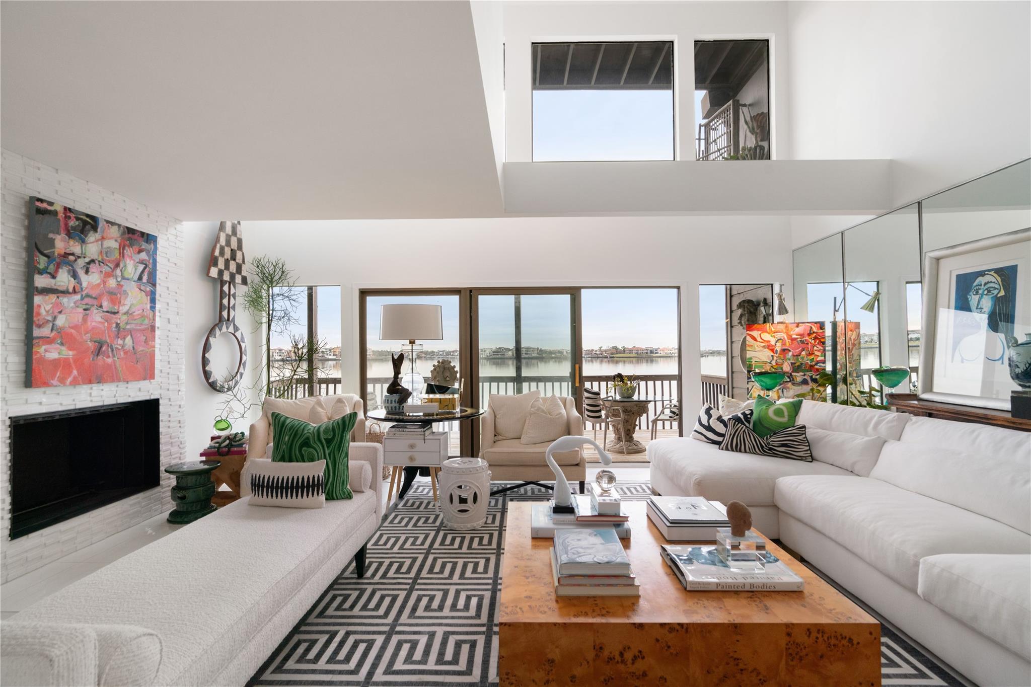 2818 Lighthouse Drive