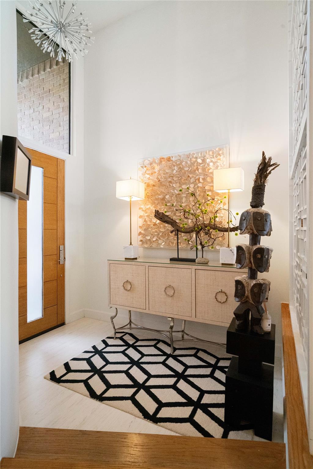 2818 Lighthouse Drive