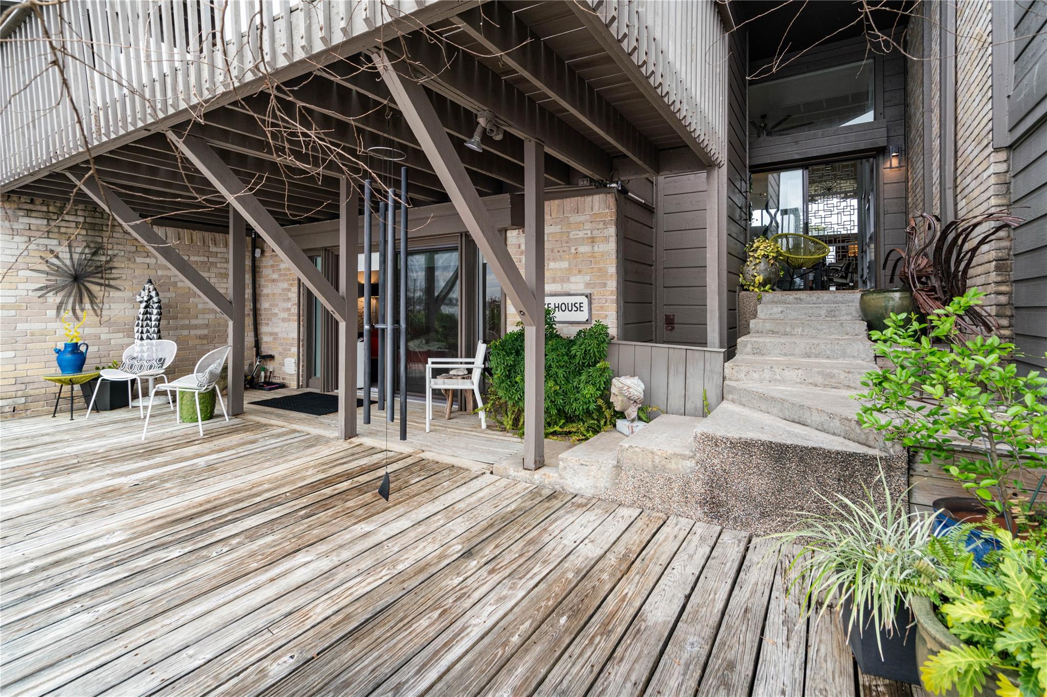 2818 Lighthouse Drive