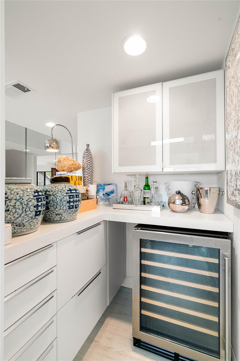 2818 Lighthouse Drive