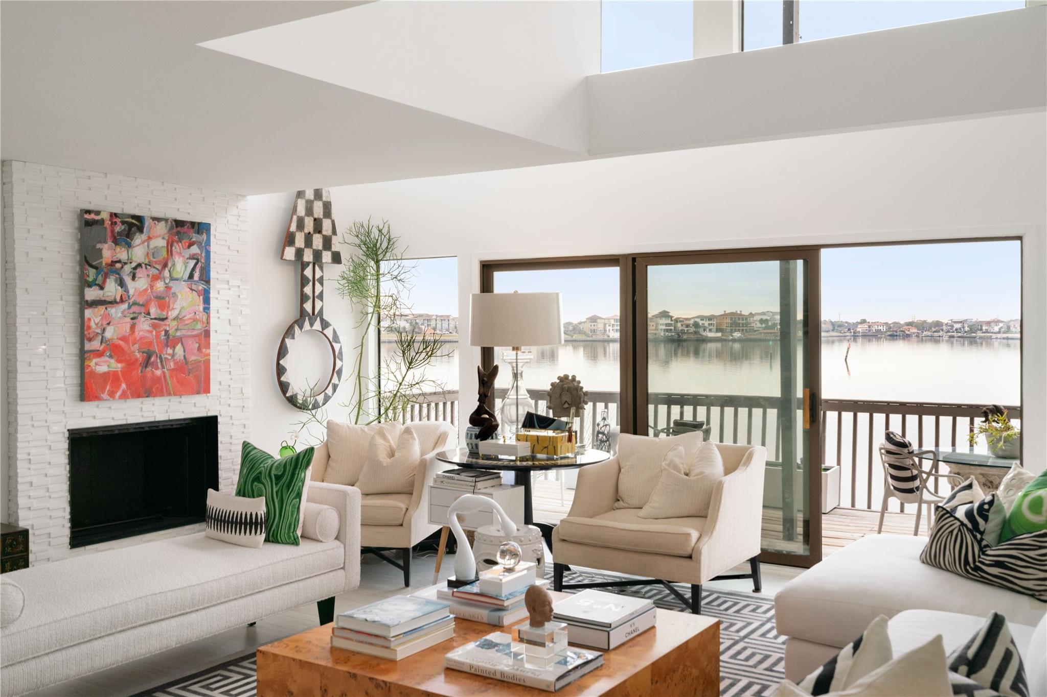 2818 Lighthouse Drive