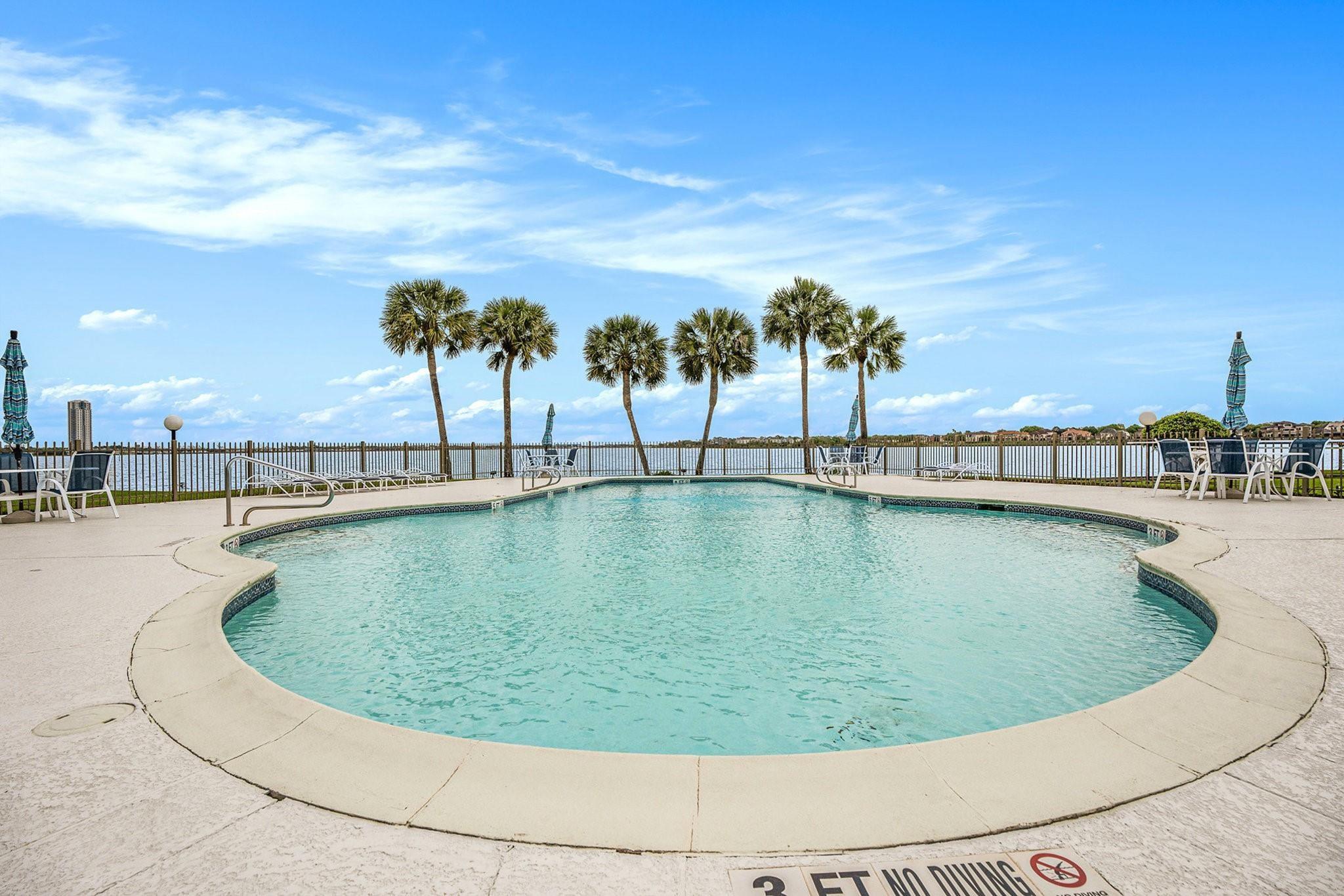 401 Lakeside Lane # 103