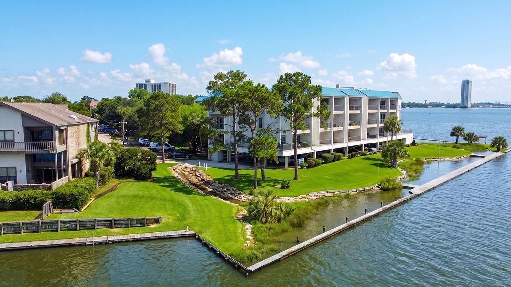401 Lakeside Lane # 311