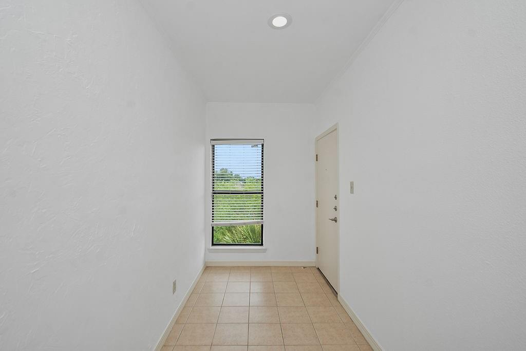 401 Lakeside Lane # 311