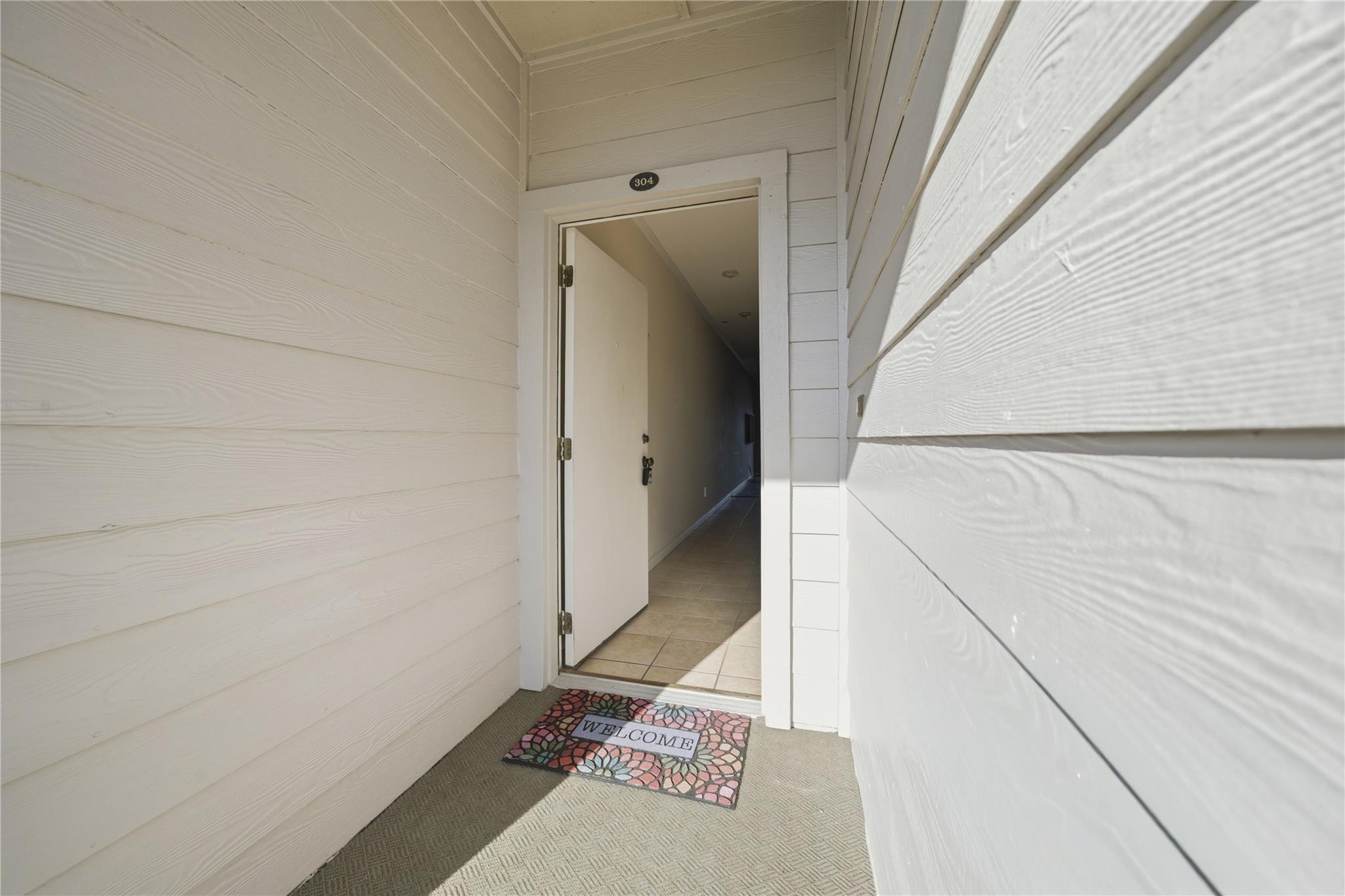 351 Lakeside Lane # 304