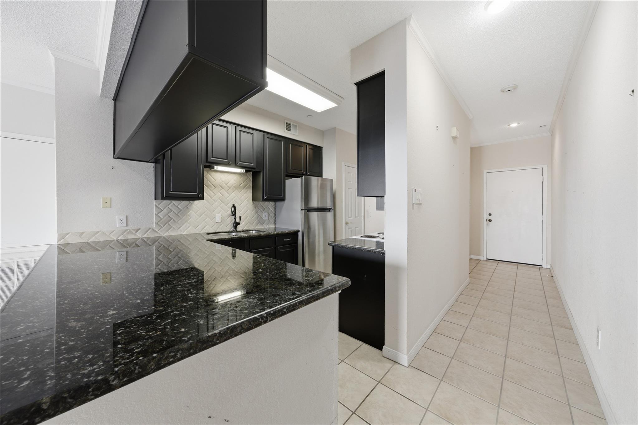 351 Lakeside Lane # 304