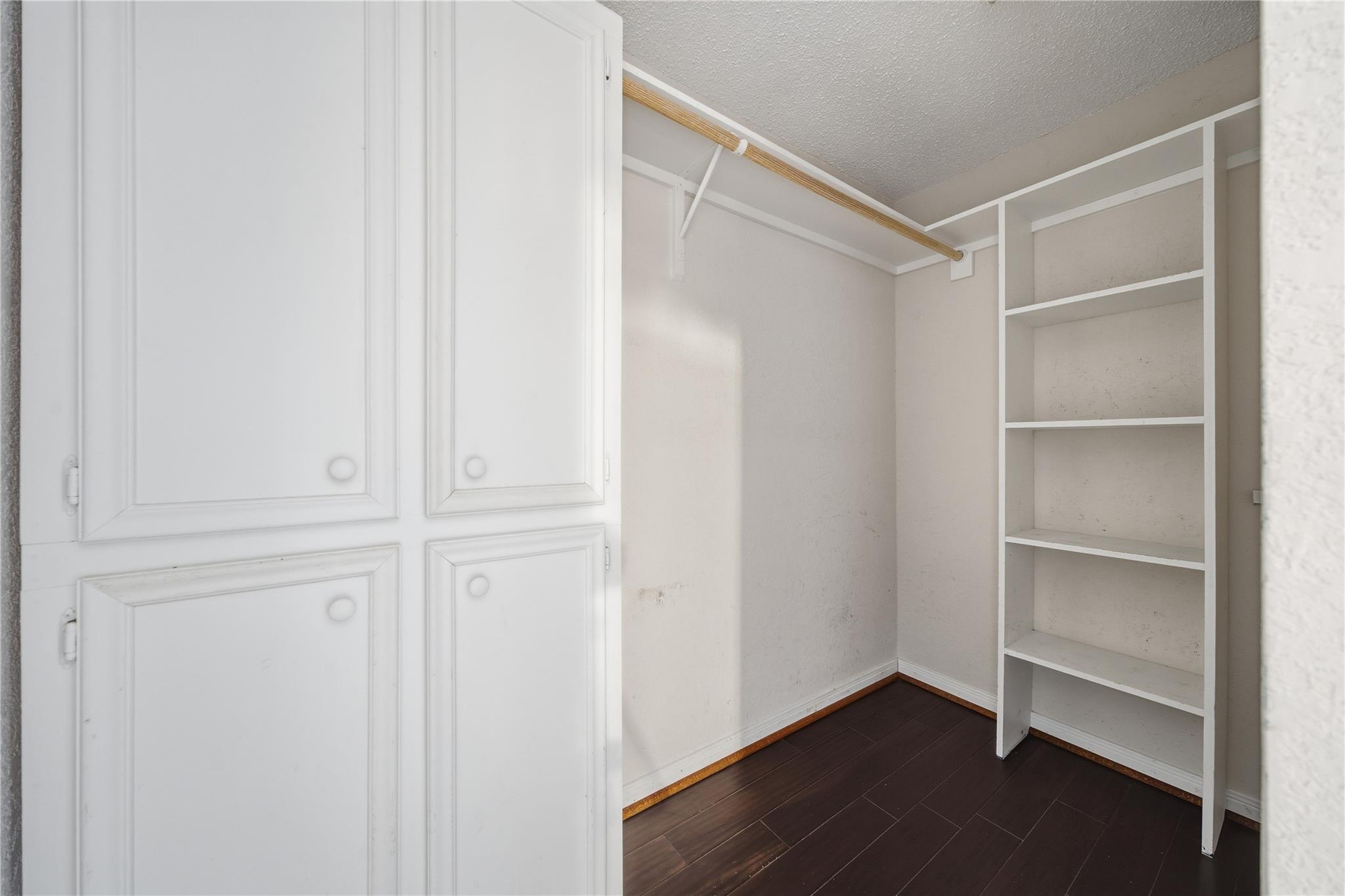 351 Lakeside Lane # 304