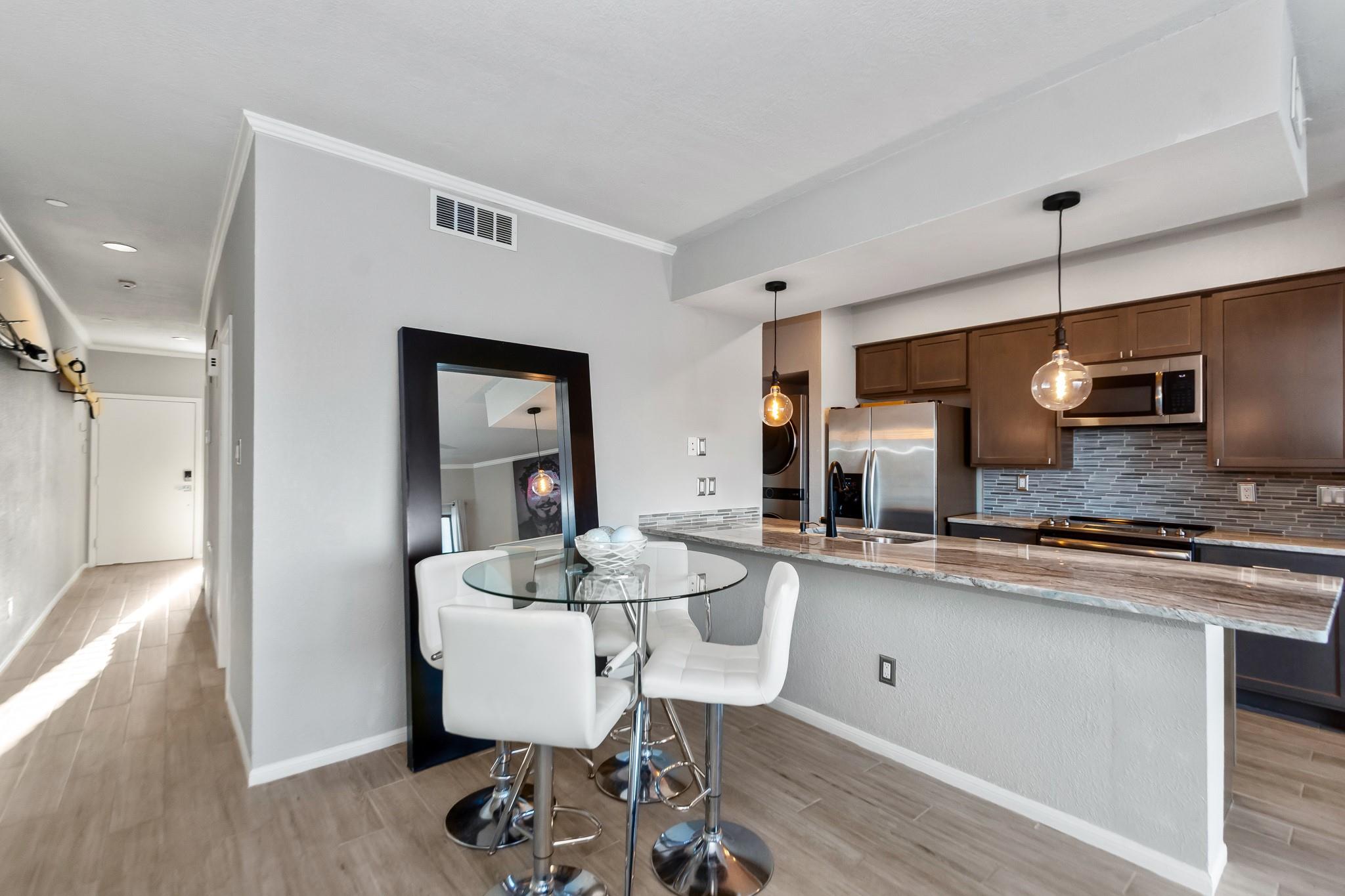 351 Lakeside Lane # 204