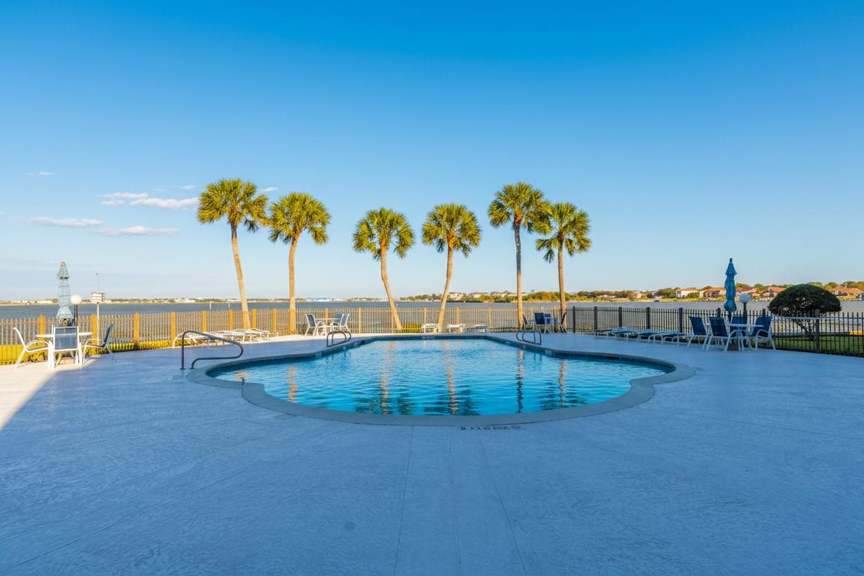 351 Lakeside Lane # 204