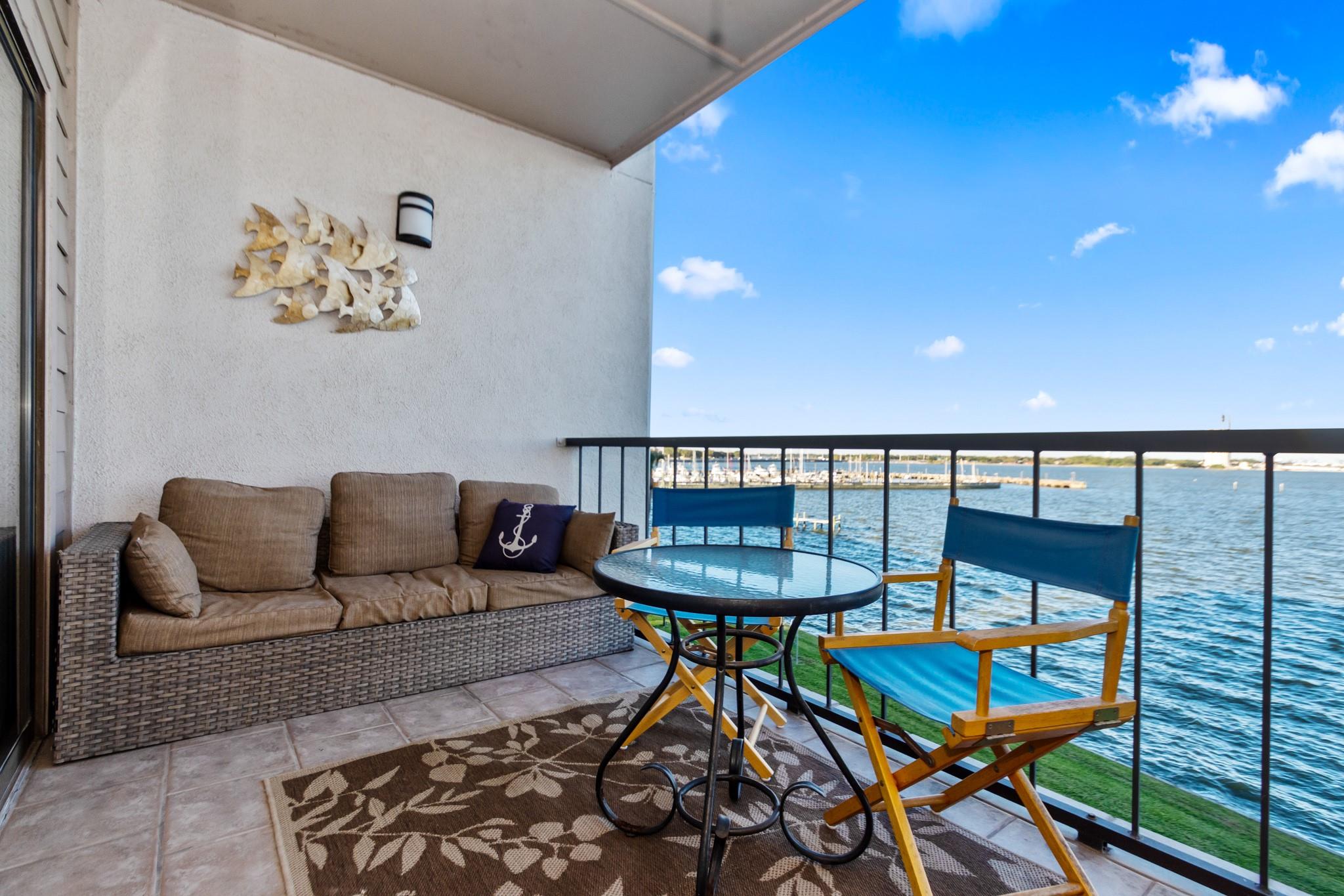 351 Lakeside Lane # 204