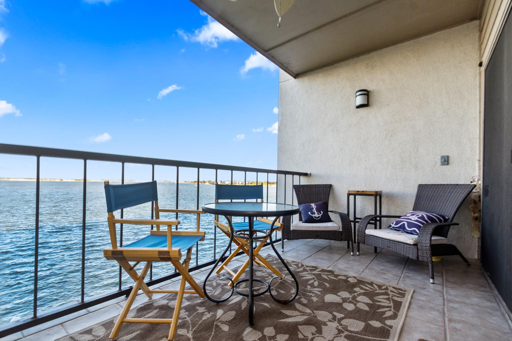 351 Lakeside Lane # 204