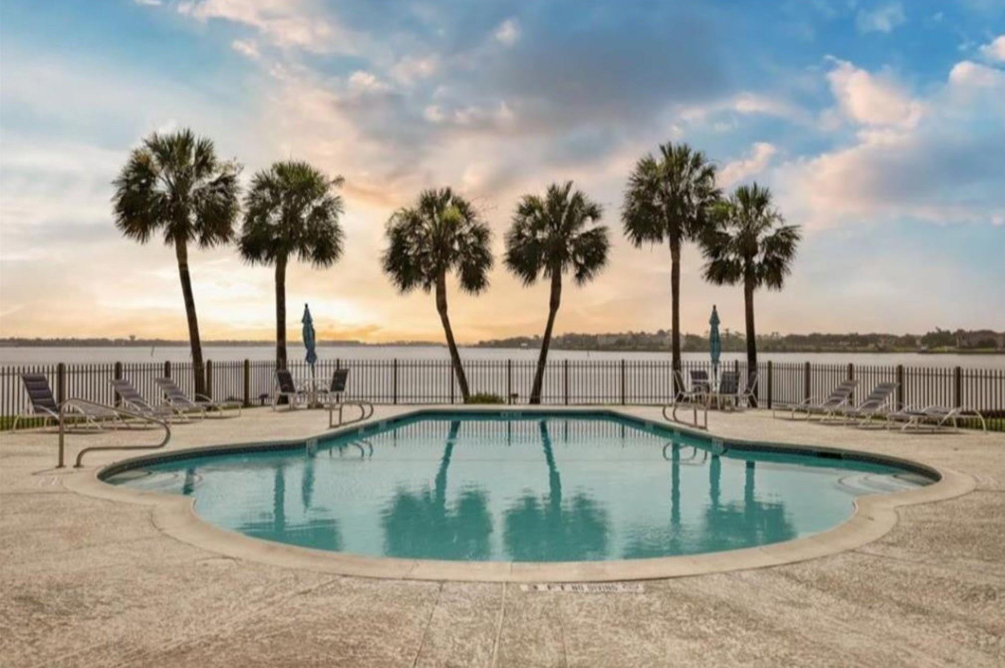 401 Lakeside Lane # 203