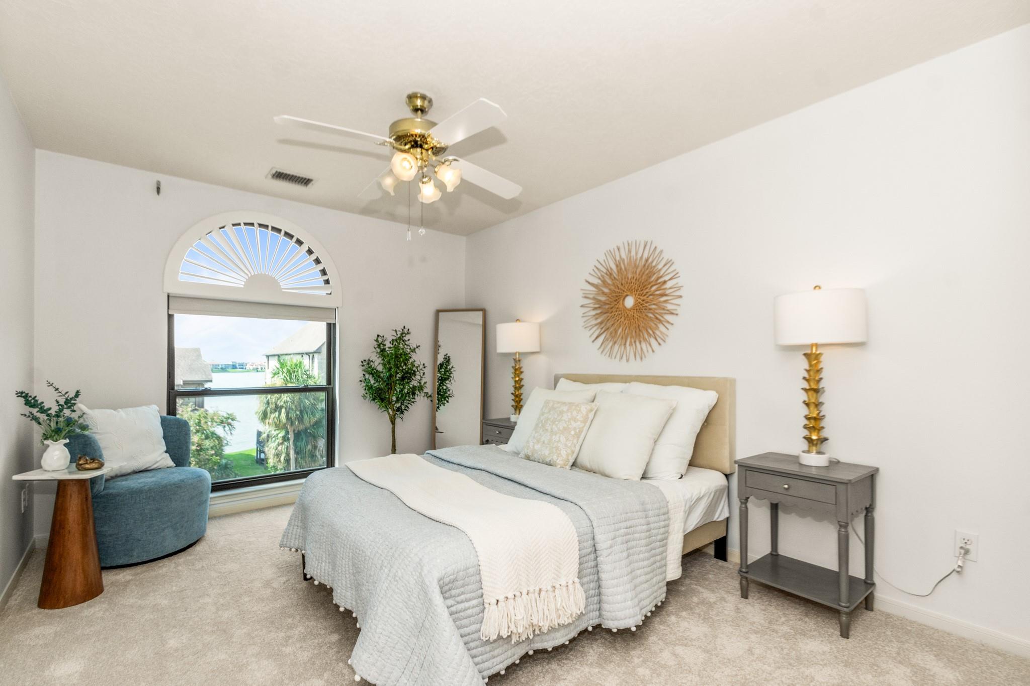 2729 Lighthouse Drive