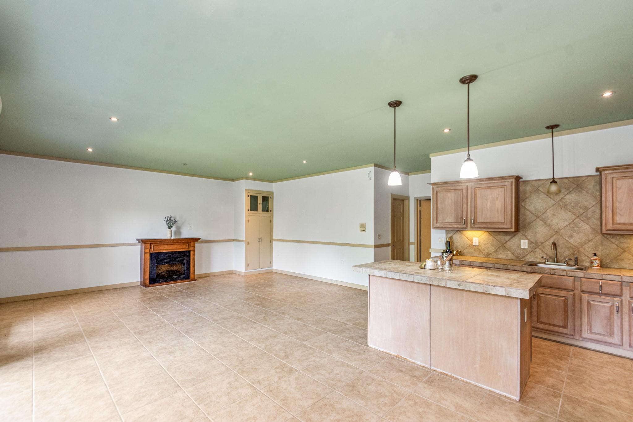 2729 Lighthouse Drive