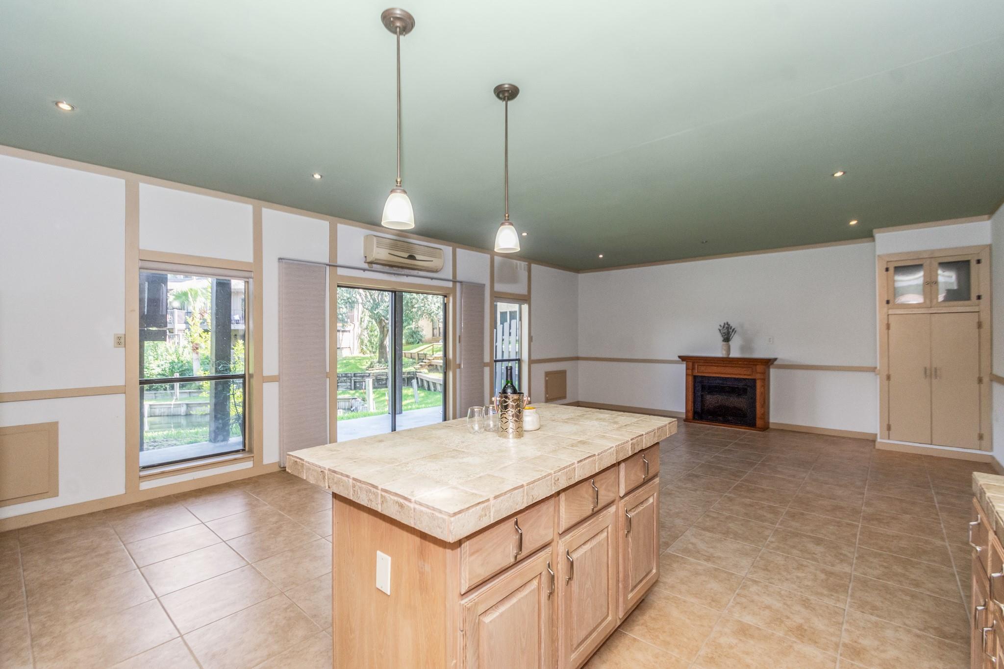 2729 Lighthouse Drive