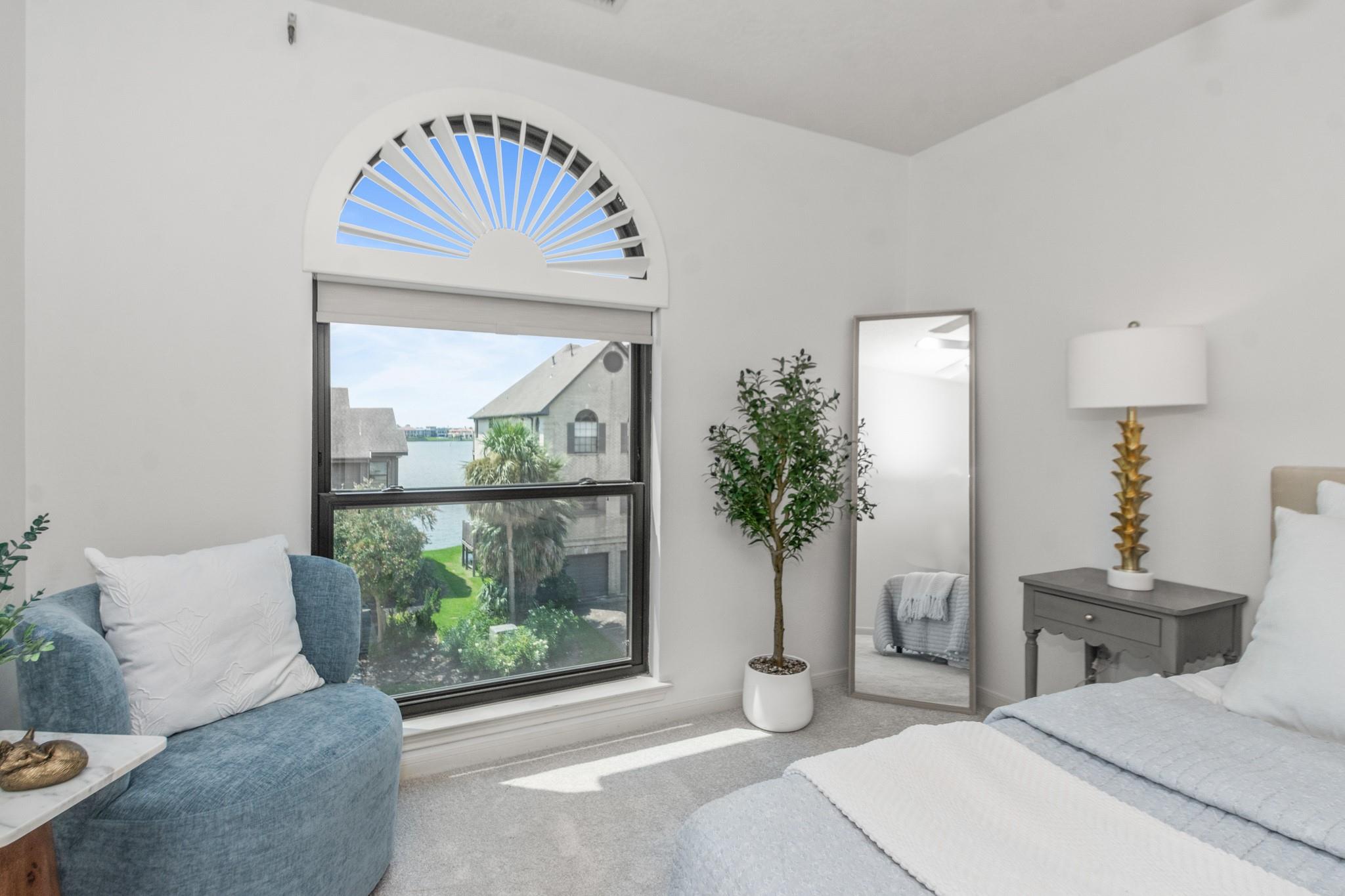 2729 Lighthouse Drive