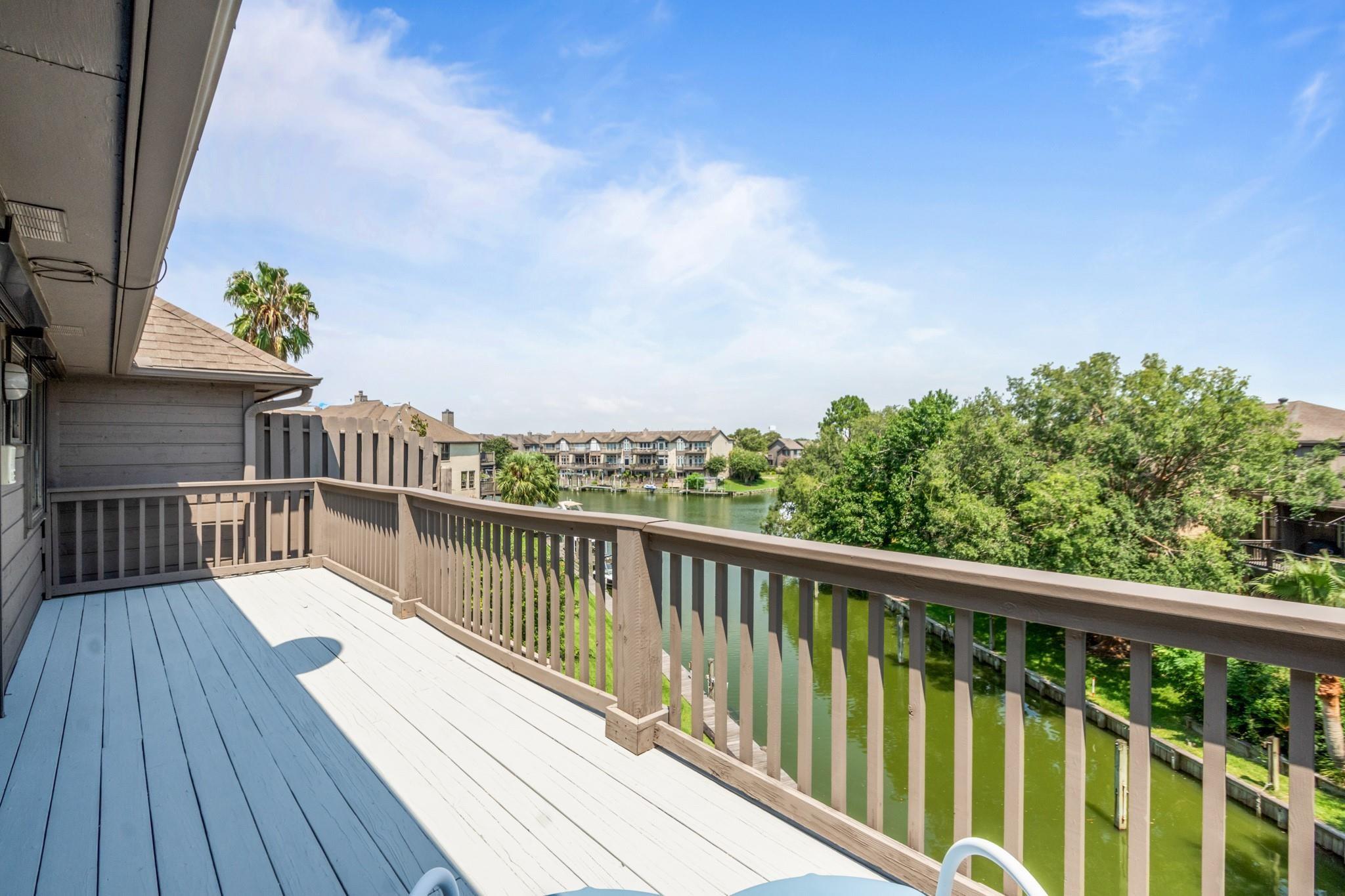 2729 Lighthouse Drive