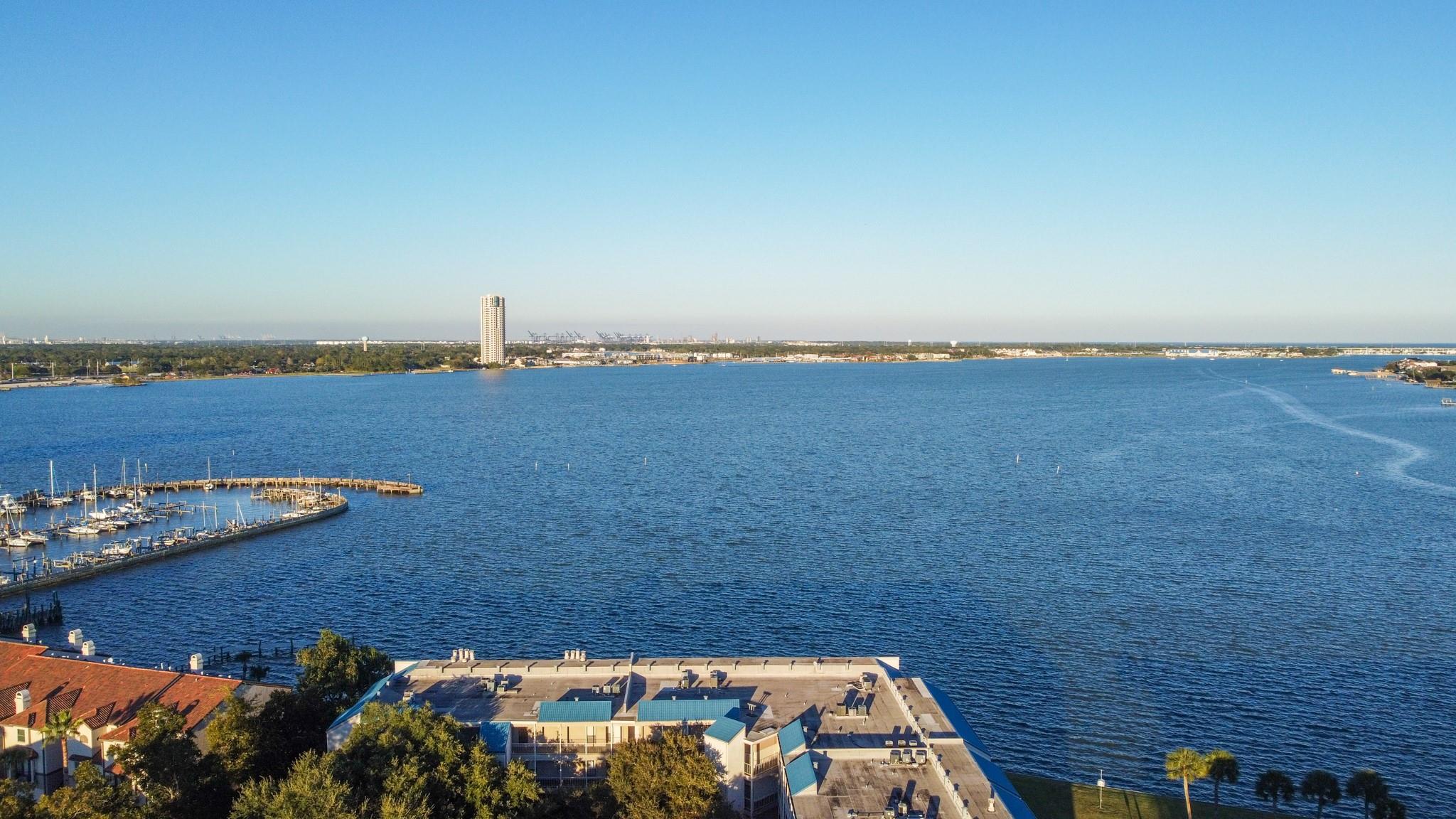 401 Lakeside Lane # 103