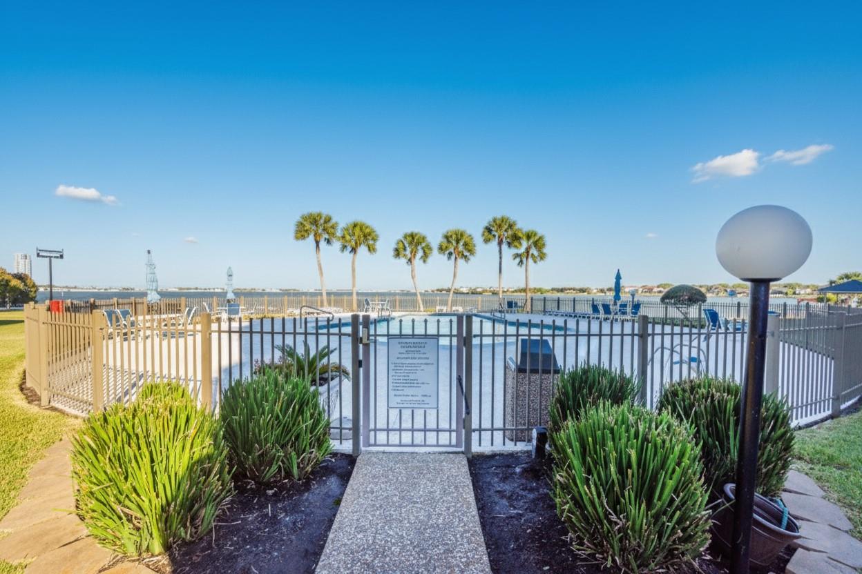 401 Lakeside Lane # 203