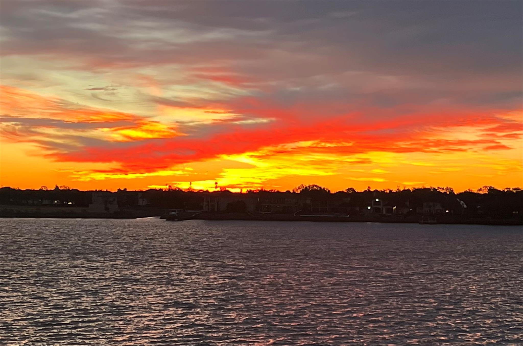 401 Lakeside Lane # 203