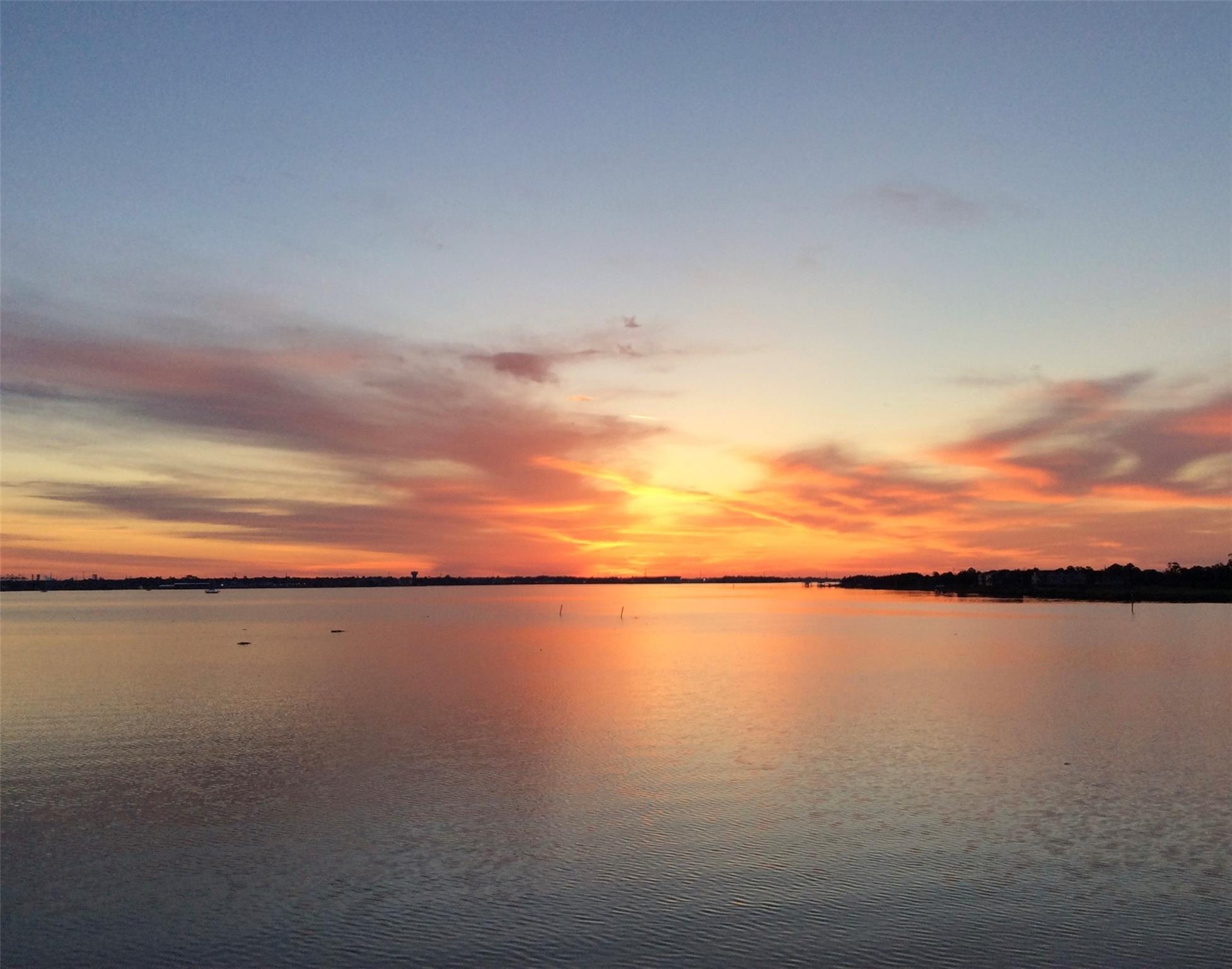 401 Lakeside Lane # 203