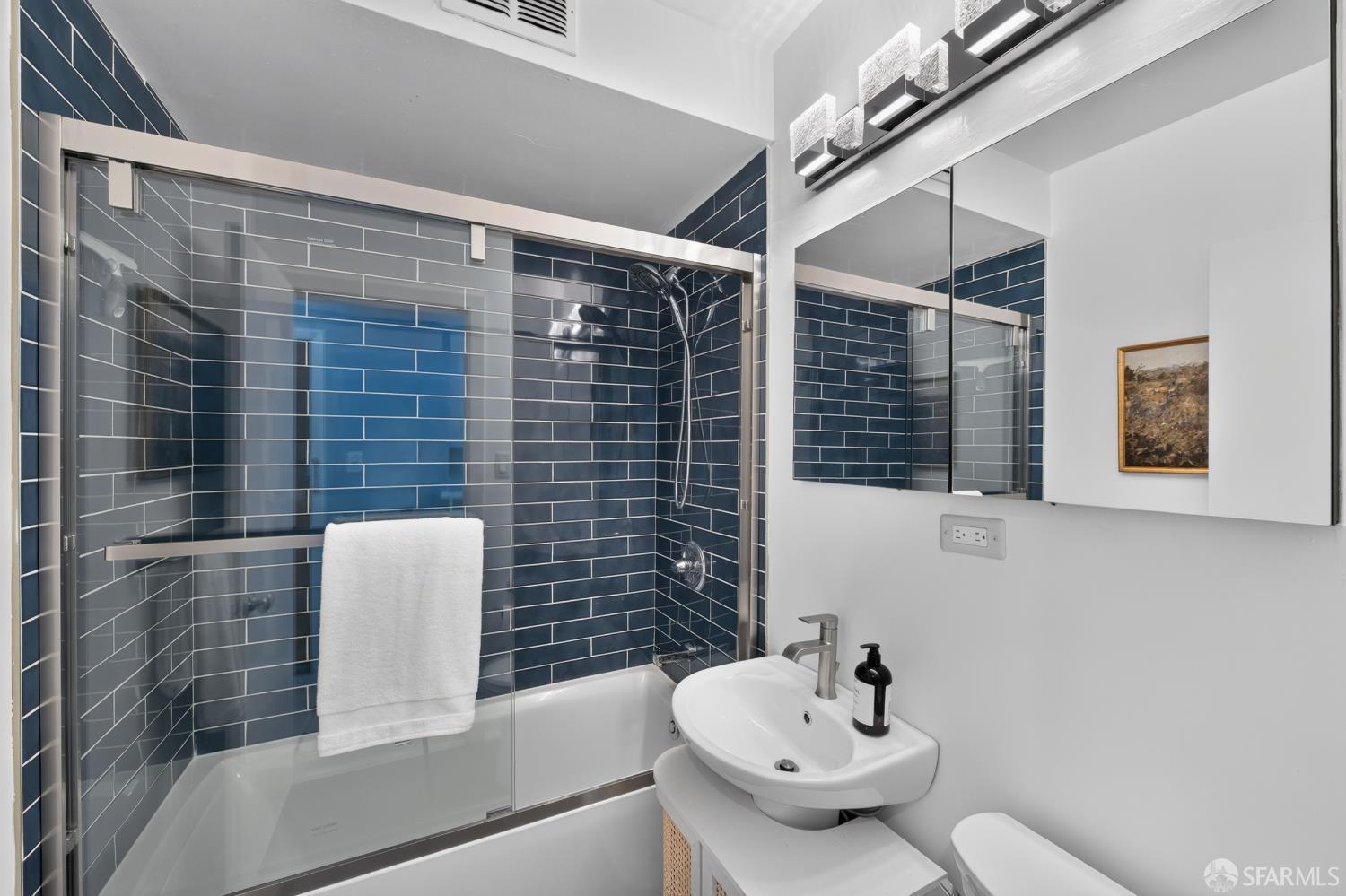 1260 Clay Street # 302