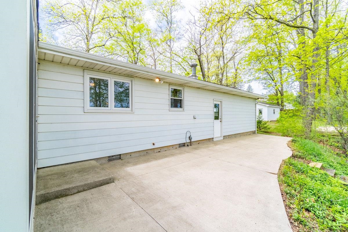 120 W Bellefontaine Road