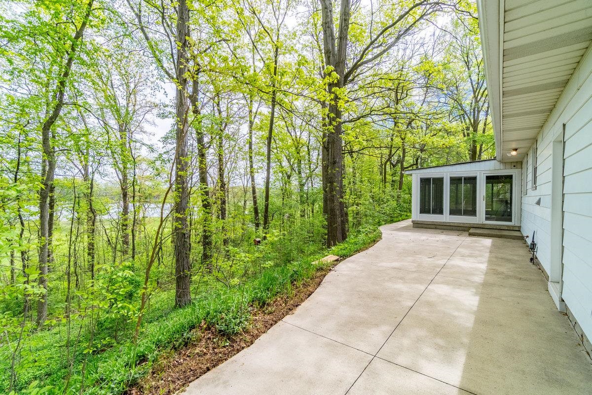 120 W Bellefontaine Road