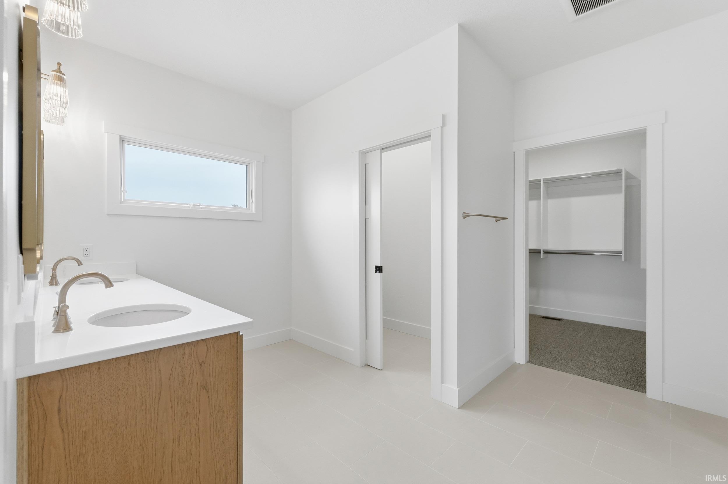 11256 Kola Crossover