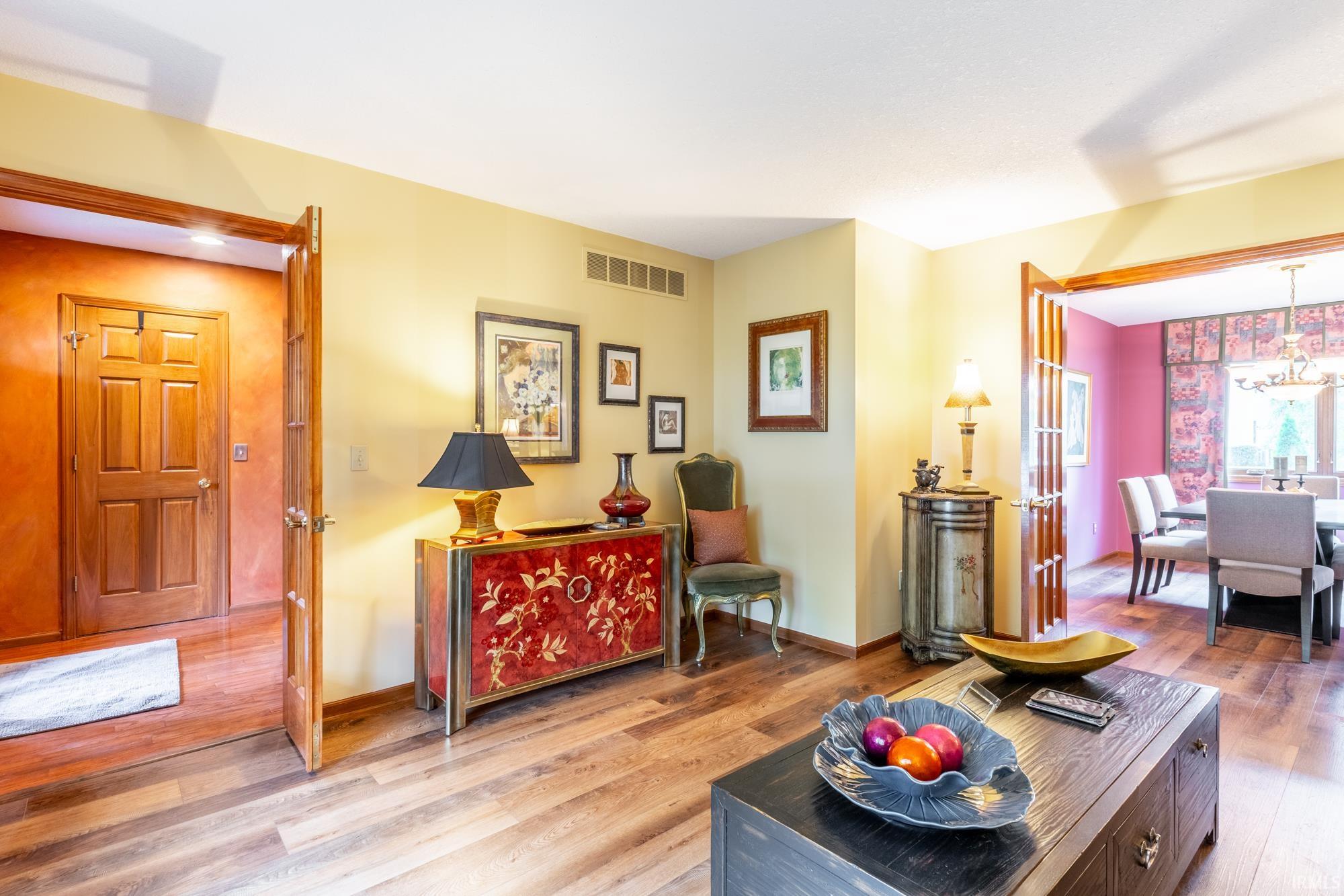 926 Deer Cliff Court