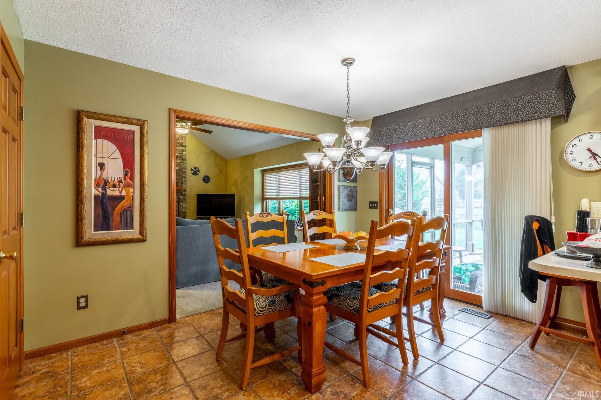 926 Deer Cliff Court