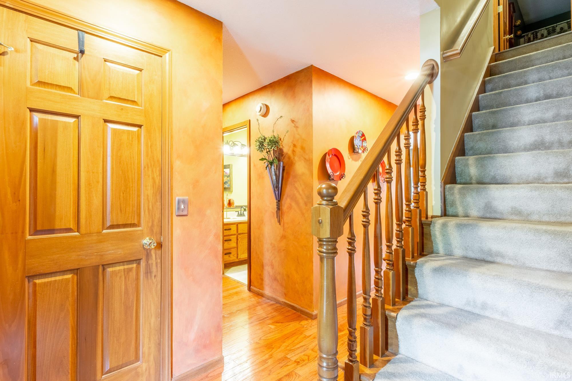 926 Deer Cliff Court